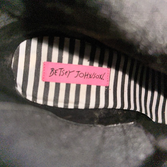 Betsey Johnson Izak Metallic Star Snake Embossed Western Ankle Boots size 7.5 - Picture 7 of 7